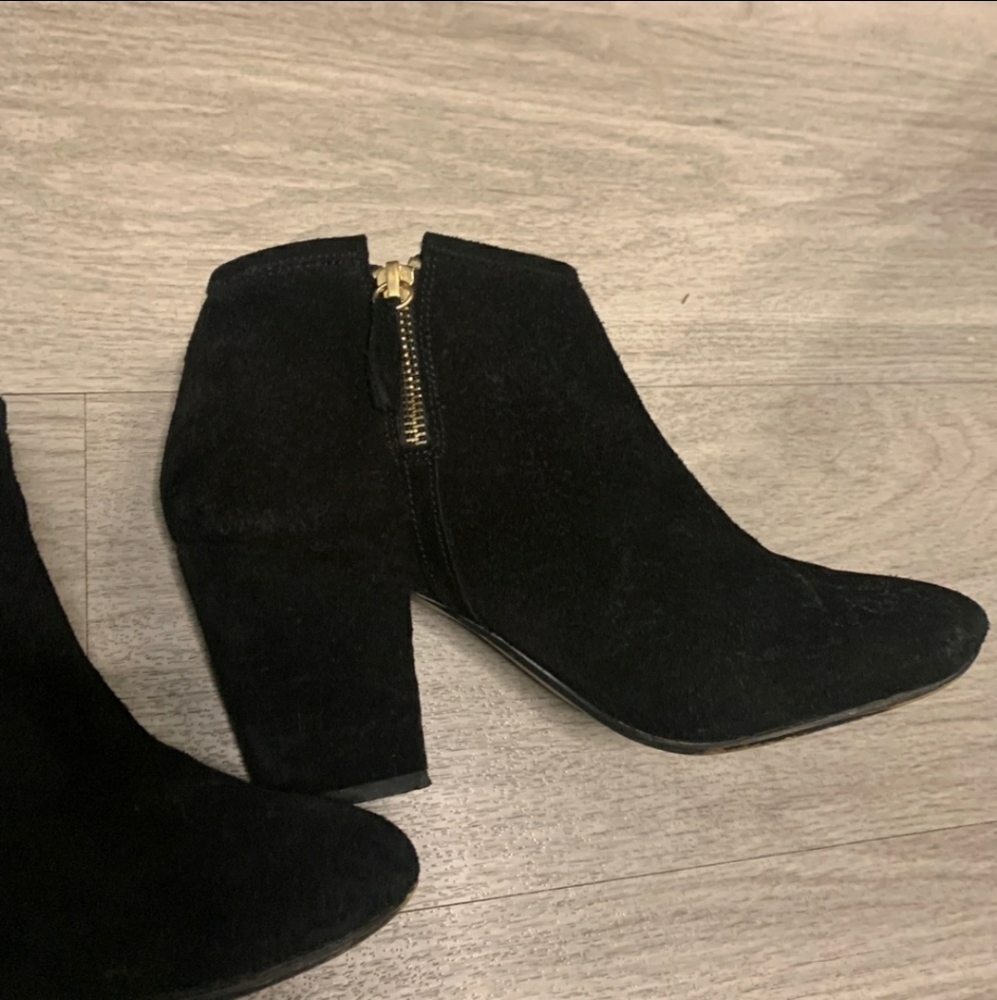 ZARA  Basic Black Suede Bootie